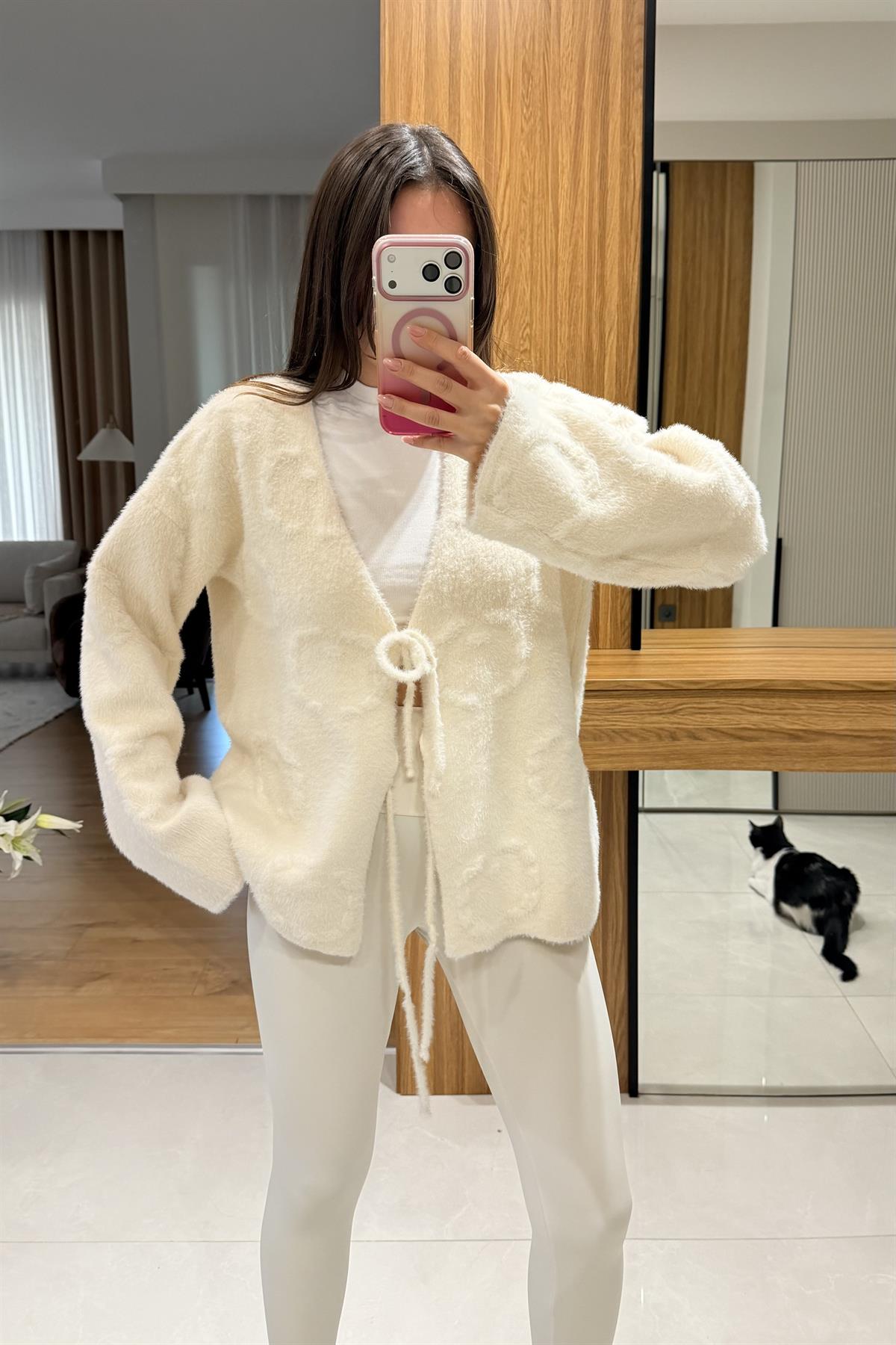 Marvin Krem Yumoş Dokulu Bağlamalı Hırka