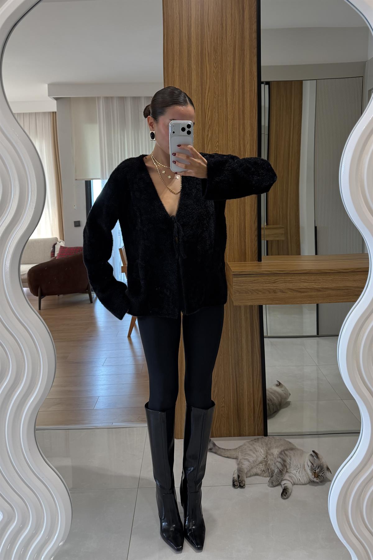 Marvin Siyah Yumoş Dokulu Bağlamalı Hırka