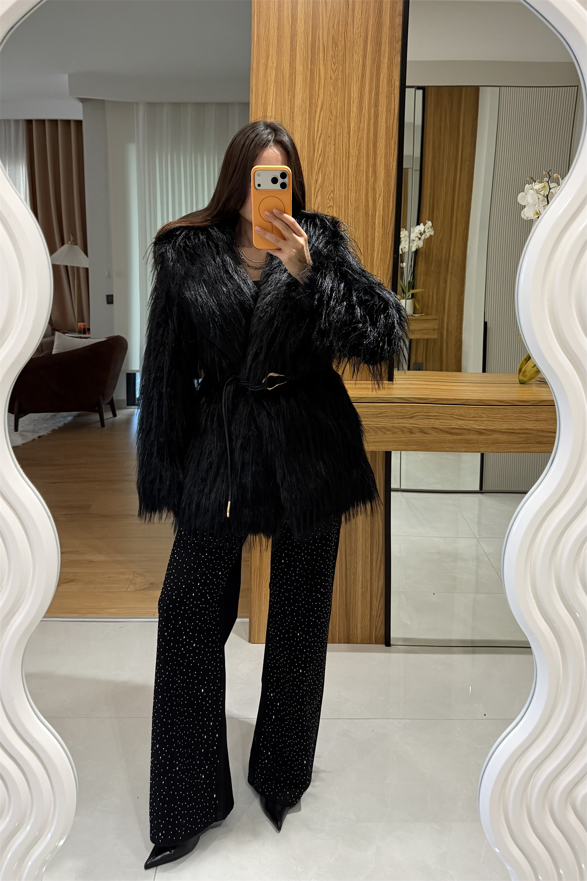 Maura Siyah Kemerli Saçaklı Kürk