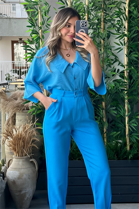 Mavi bebe yaka kolları volanlı gömlek