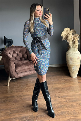 Mavi çiçekli astarlı tül elbise