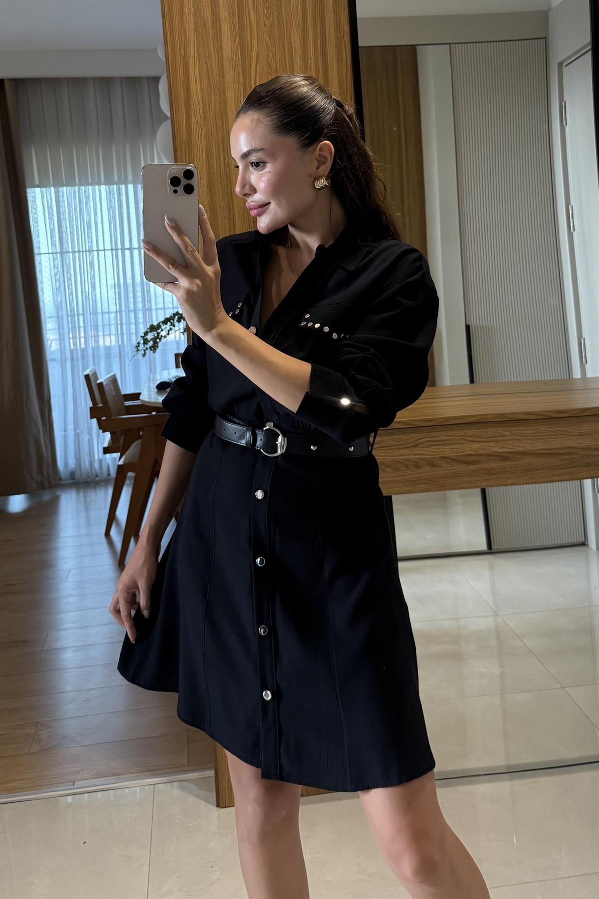 Maxina Siyah Cebi Zımba Detaylı Kemerli Elbise