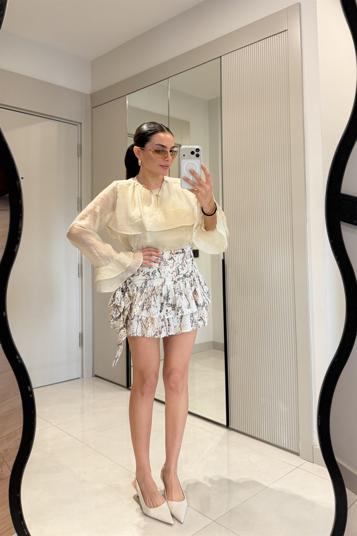 Maybe Bej Kat Kat Şifon Şort Etek