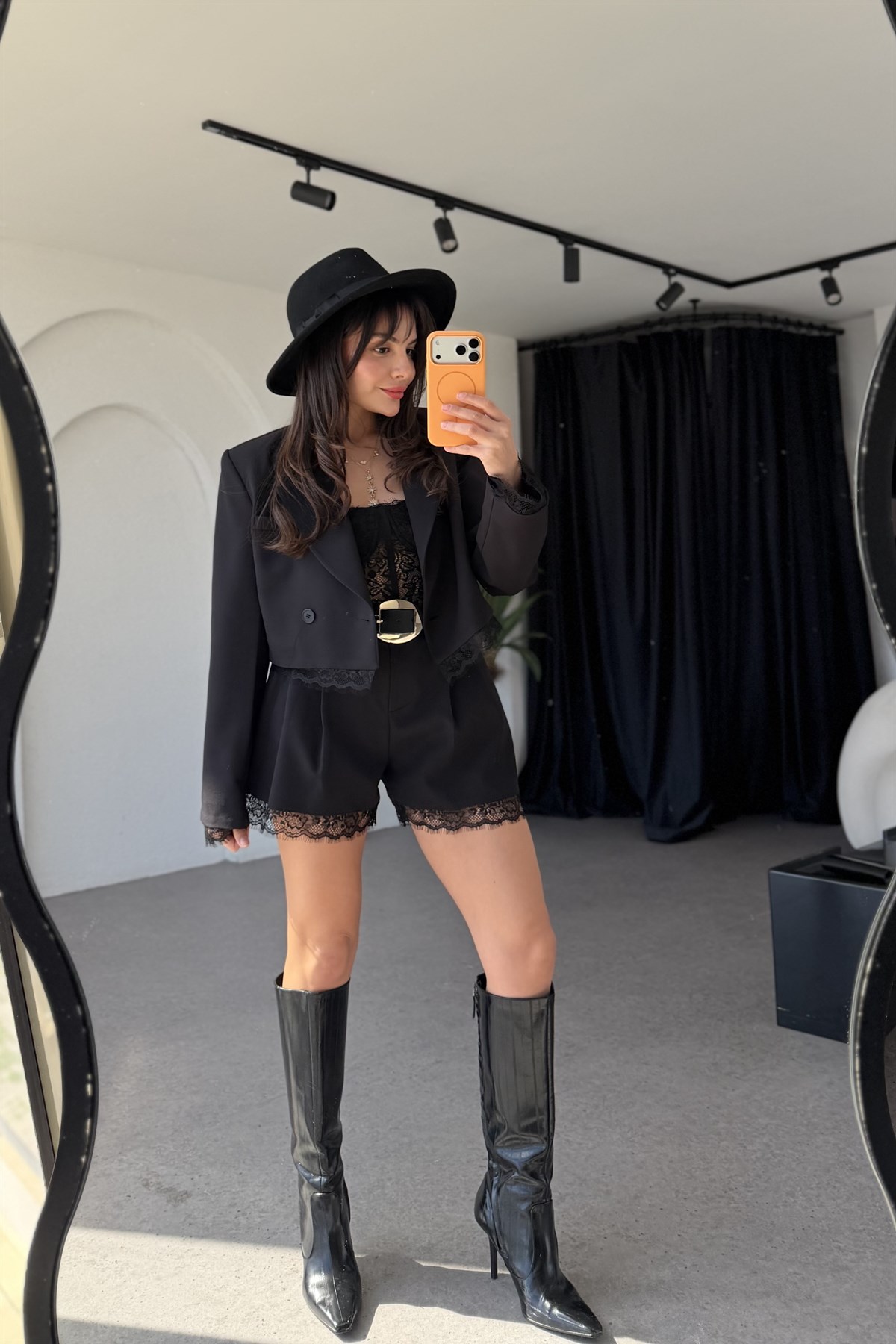 Melona Siyah Dantel Detaylı Ceket Şort Takım