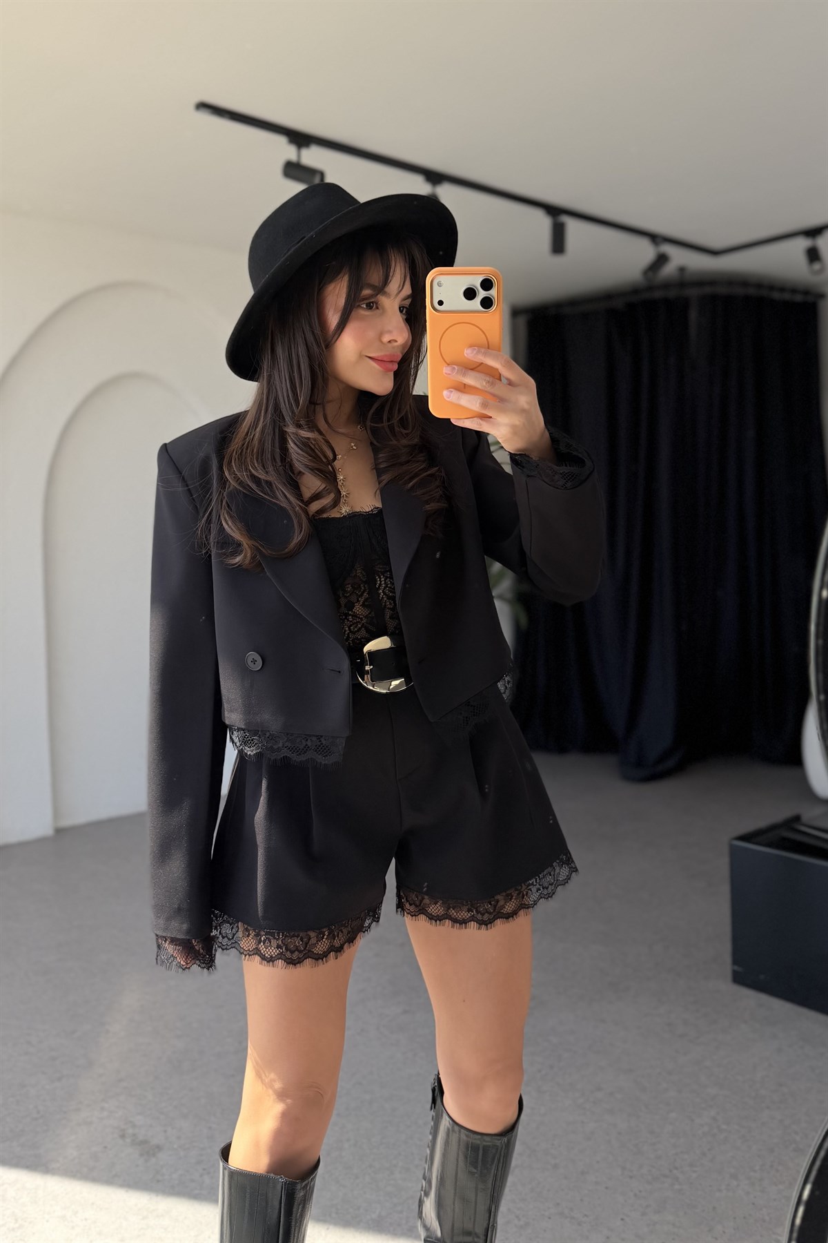 Melona Siyah Dantel Detaylı Ceket Şort Takım