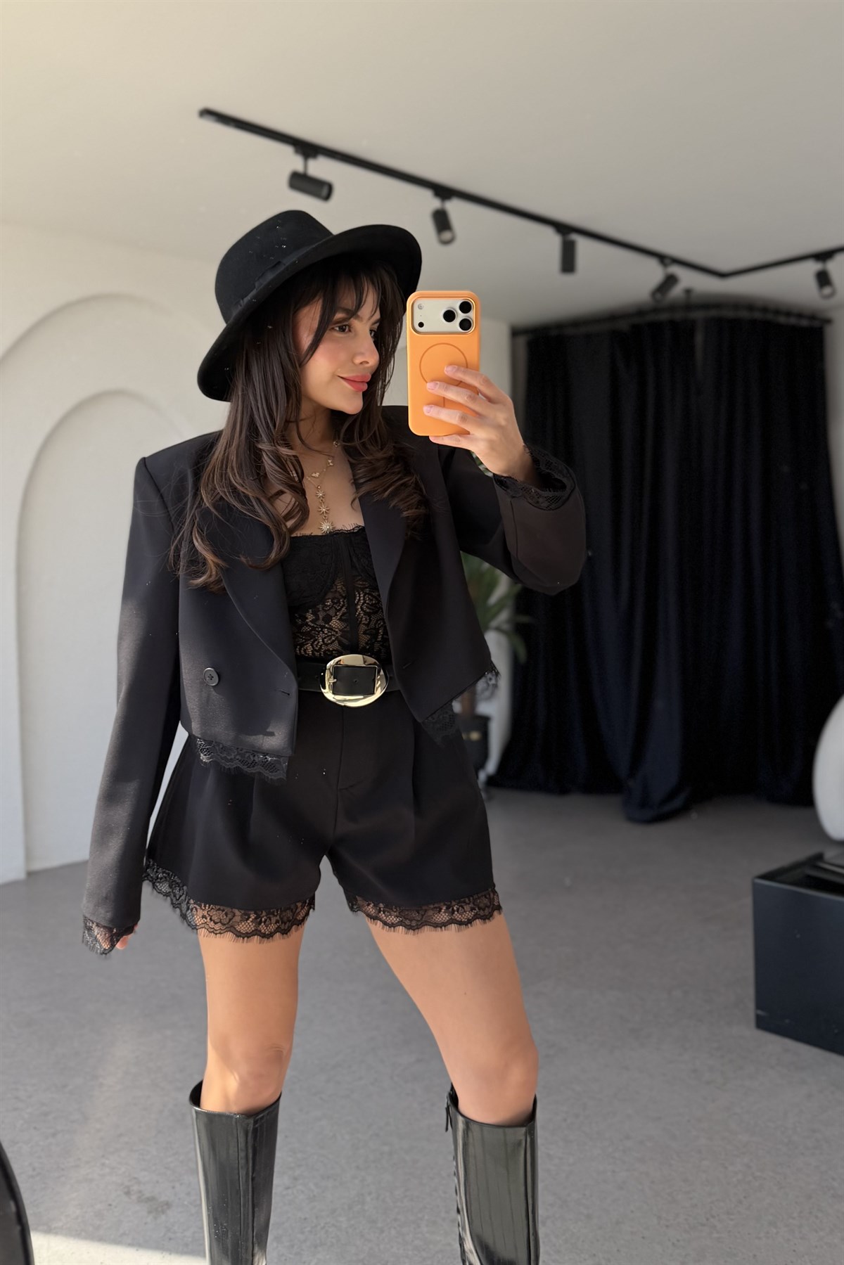 Melona Siyah Dantel Detaylı Ceket Şort Takım