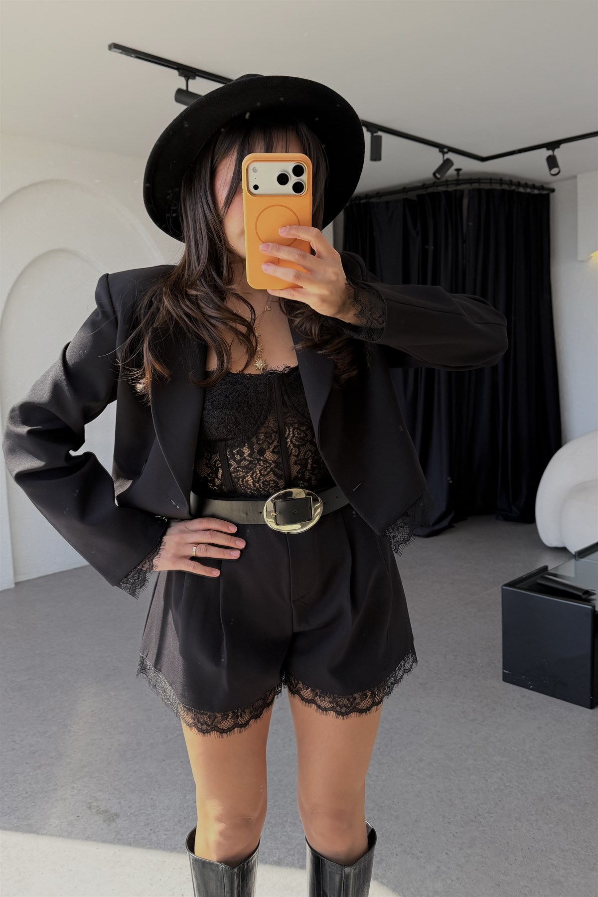 Melona Siyah Dantel Detaylı Ceket Şort Takım