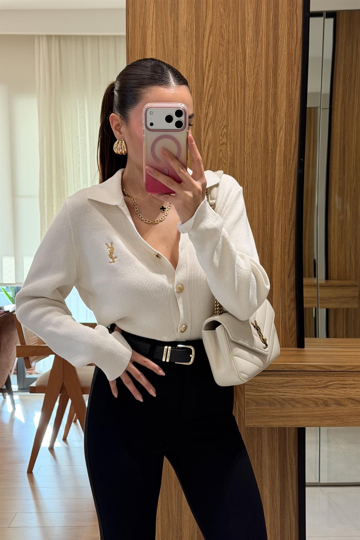 Michelle Beyaz Nakışlı Gold Düğmeli Hırka 