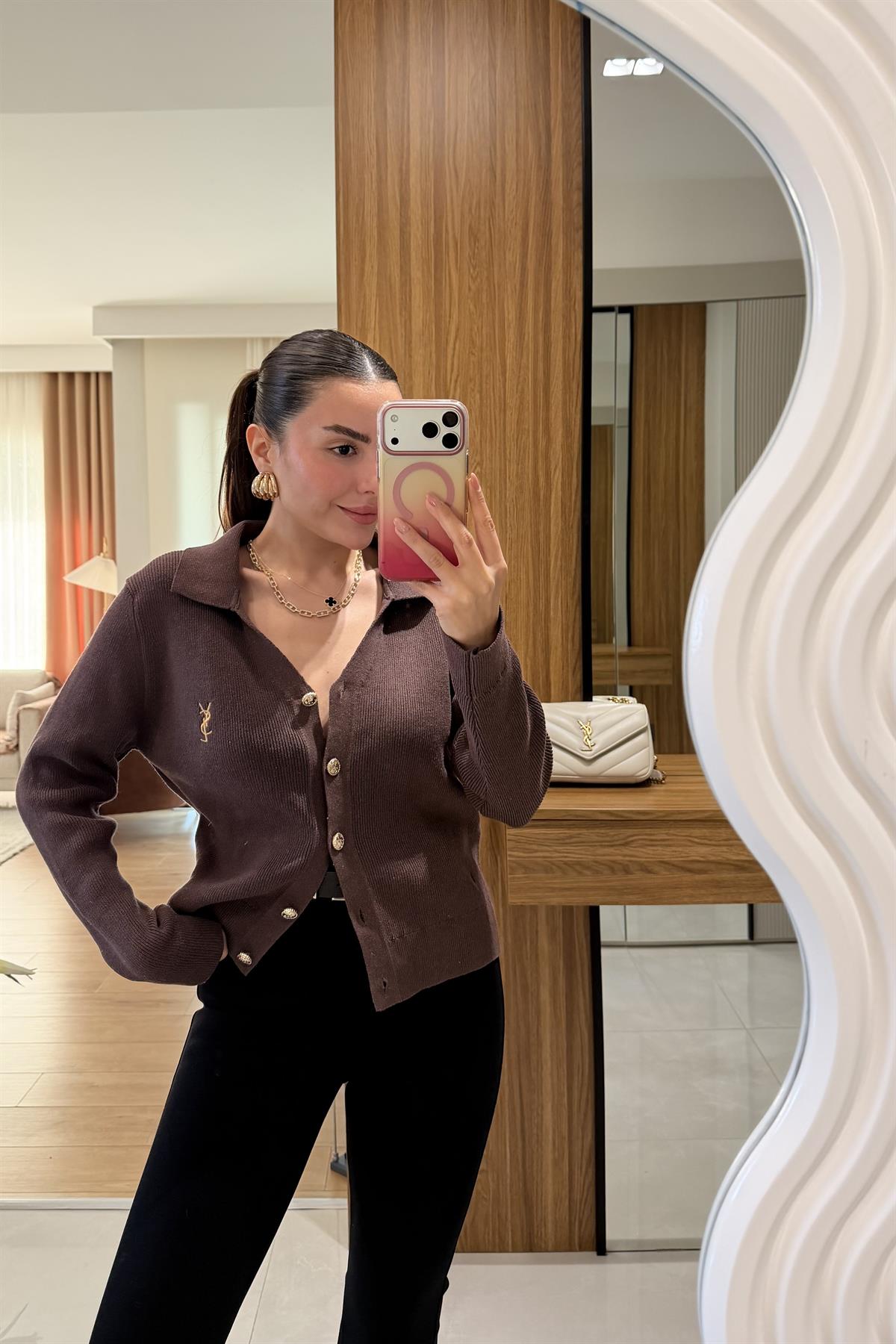 Michelle Kahve Nakışlı Gold Düğmeli Hırka 