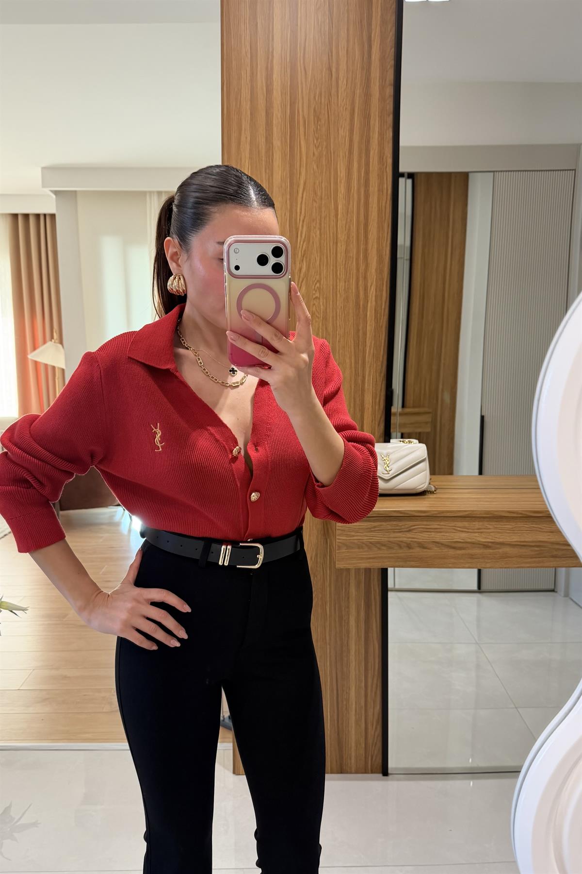 Michelle Kırmızı Nakışlı Gold Düğmeli Hırka 