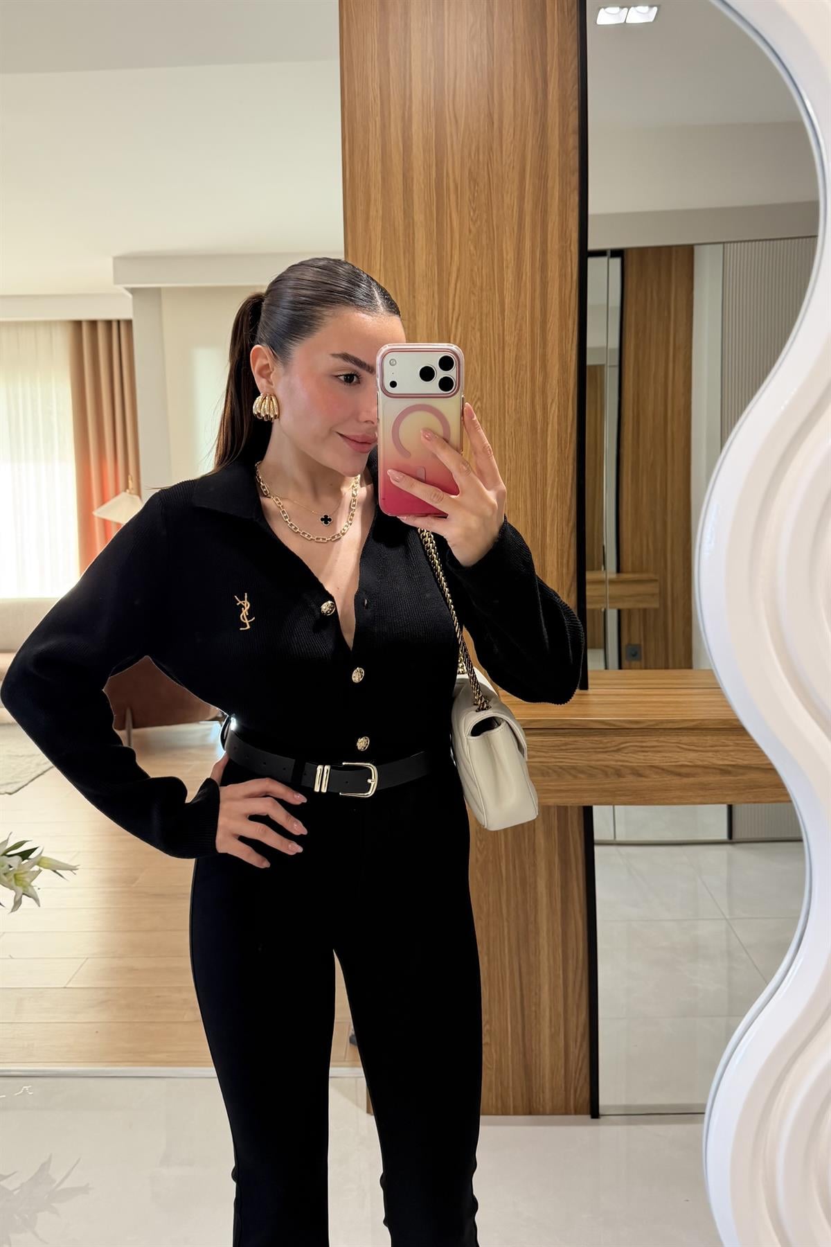 Michelle Siyah Nakışlı Gold Düğmeli Hırka 