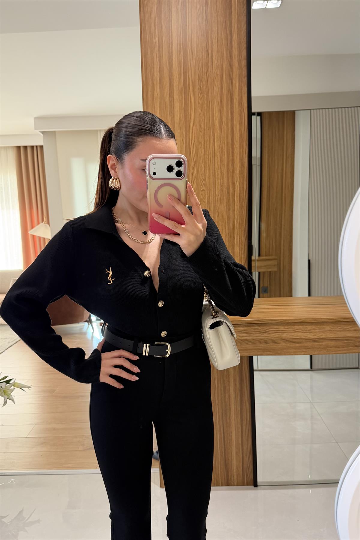 Michelle Siyah Nakışlı Gold Düğmeli Hırka 