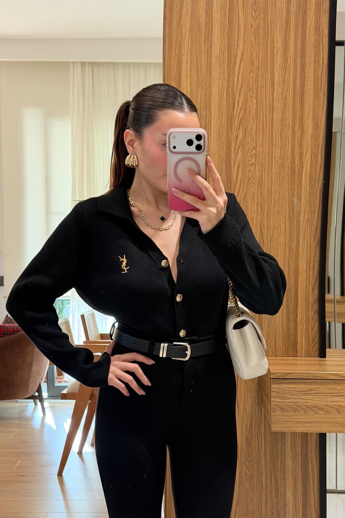 Michelle Siyah Nakışlı Gold Düğmeli Hırka 