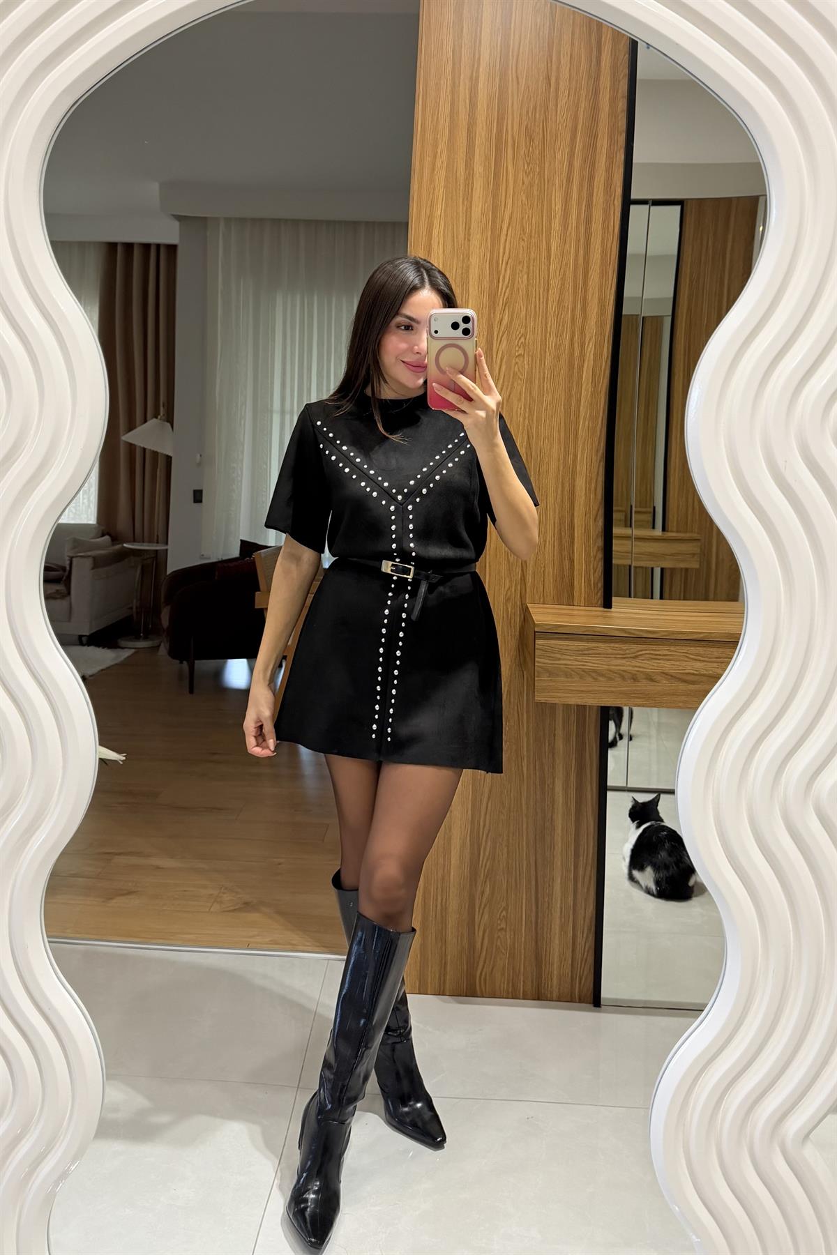 Mikela Siyah Süet Zımbalı Elbise