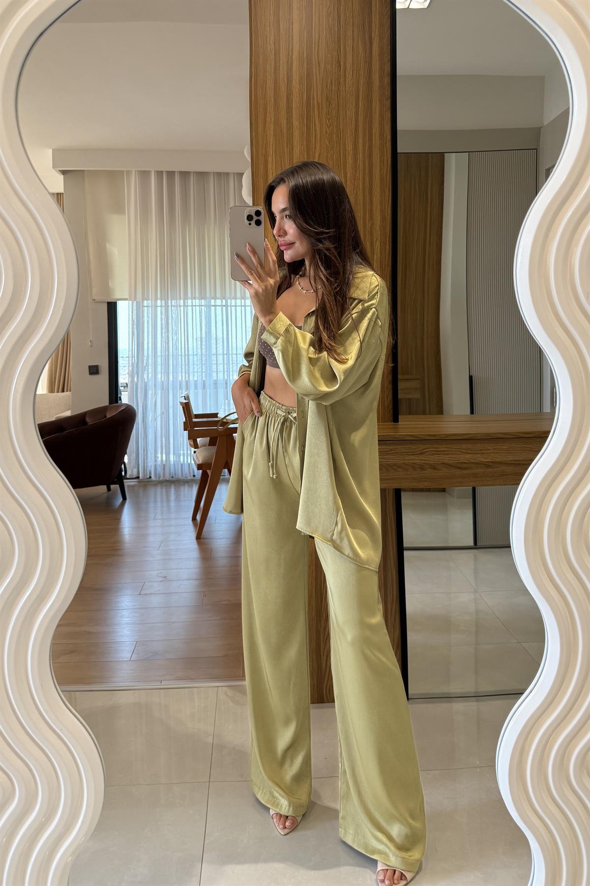 Pury Yeşil Saten Dokulu Takım