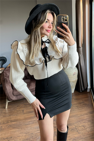 Mini yırtmaçlı etek