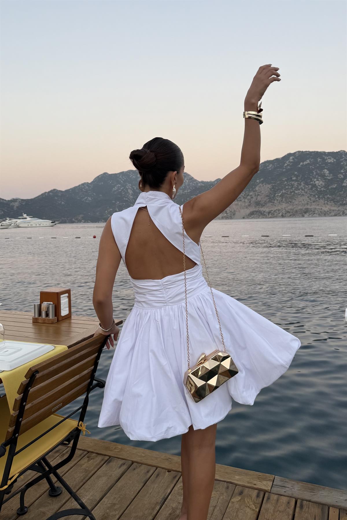 Mirelda Beyaz Gold Düğmeli Elbise