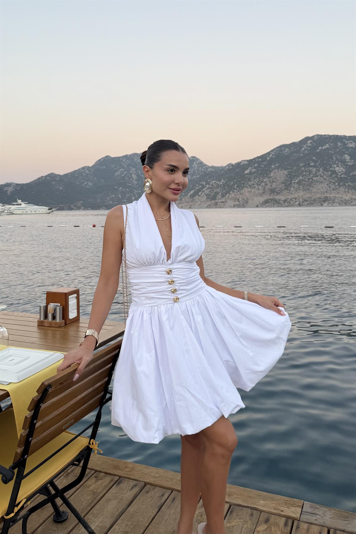 Mirelda Beyaz Gold Düğmeli Elbise