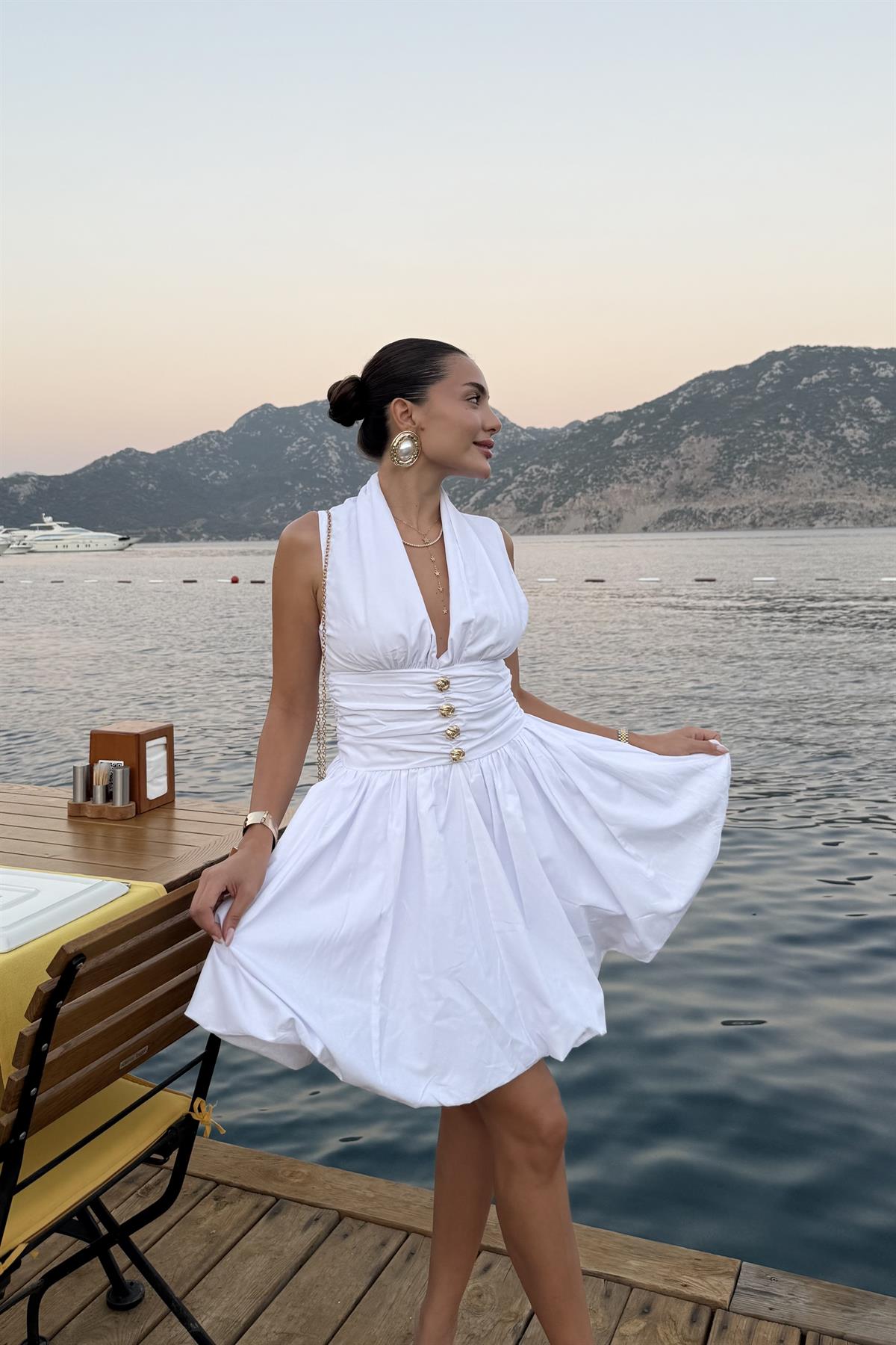 Mirelda Beyaz Gold Düğmeli Elbise