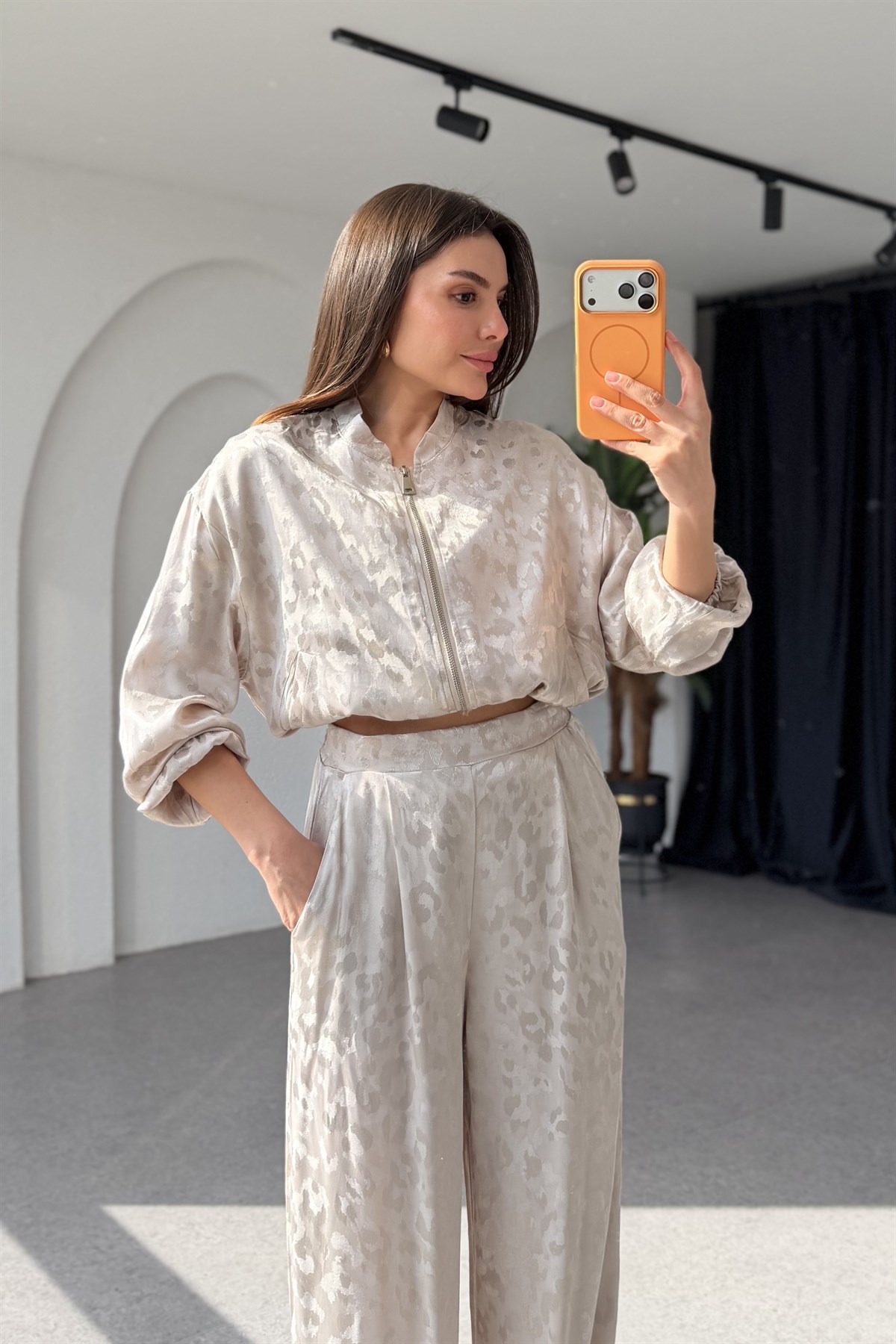Mishel Bej Jakarlı Saten Takım