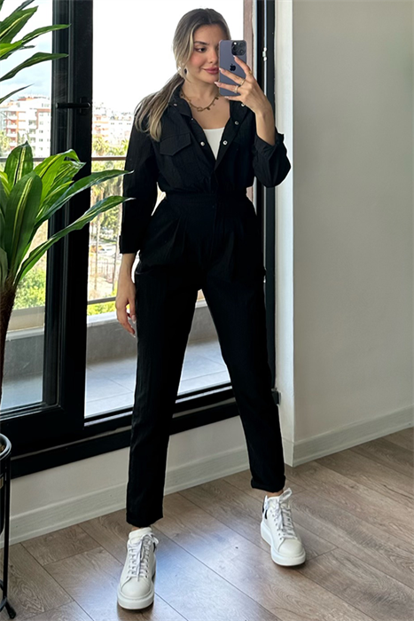 Mita önü zımbalı siyah spor tulum