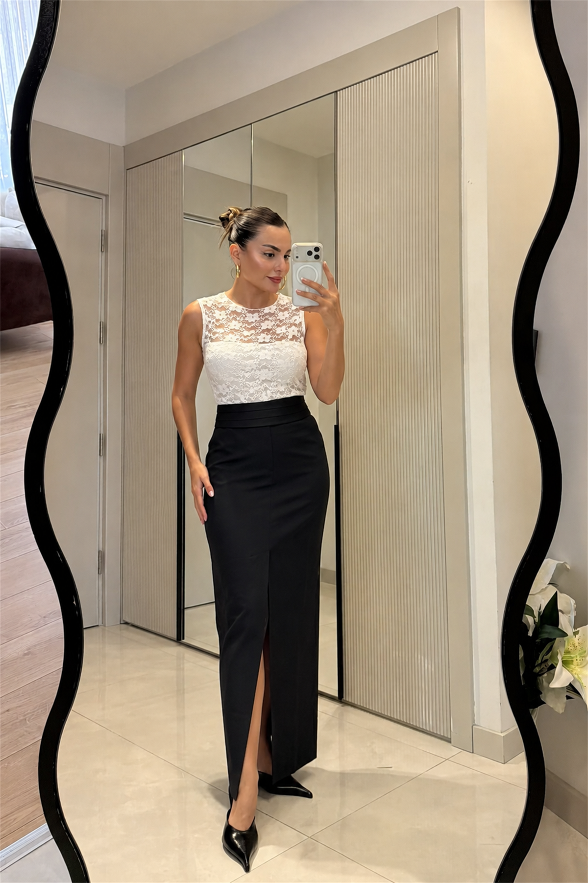 Moments Siyah Saten Kuşaklı Yırtmaçlı Kalem Etek