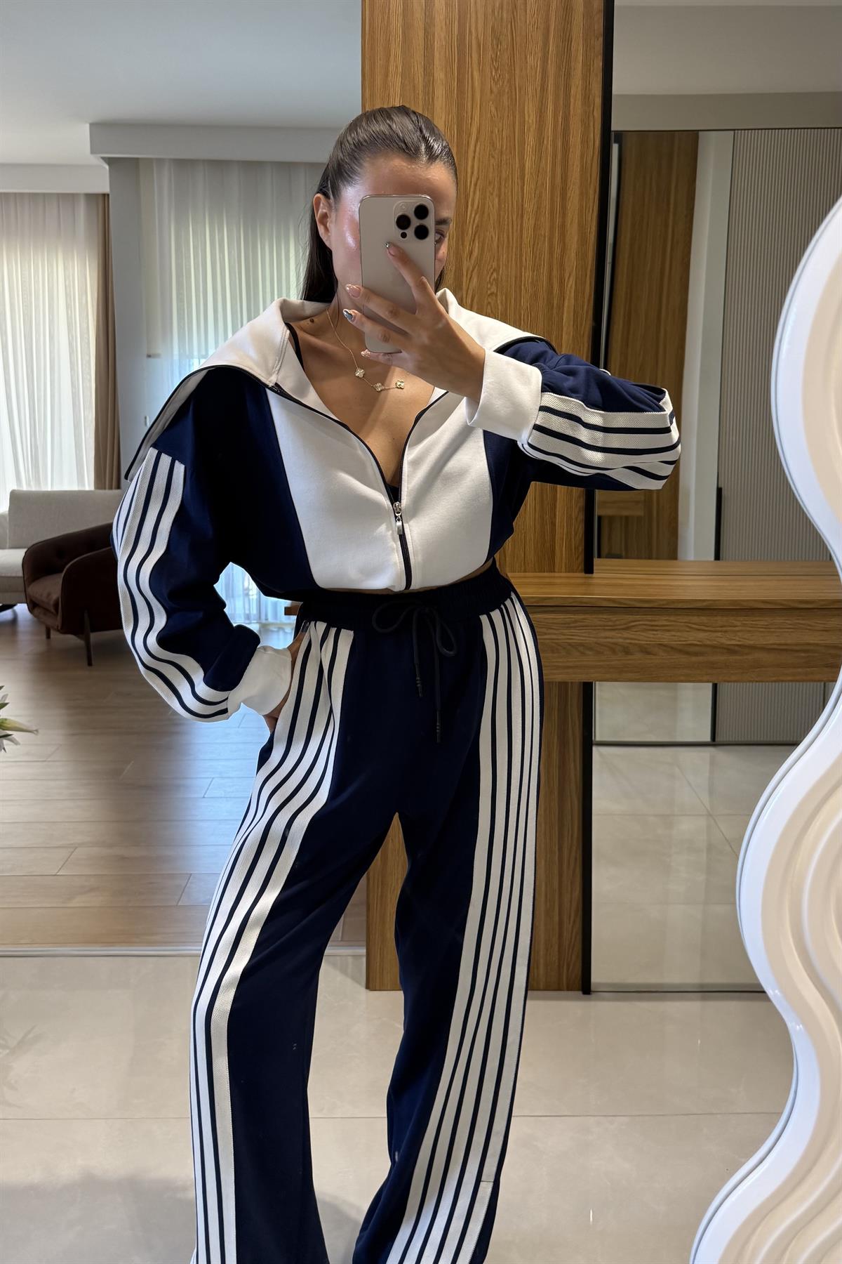 Mongre Lacivert Şerit Detaylı Eşofman Takımı