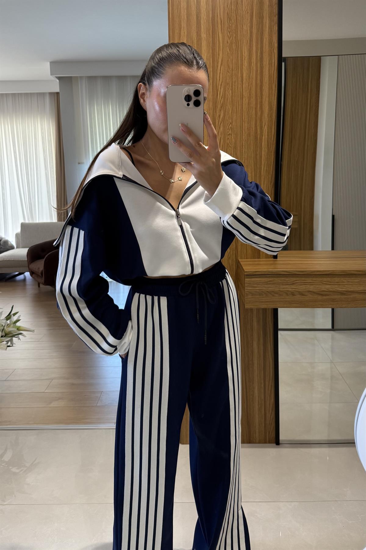 Mongre Lacivert Şerit Detaylı Eşofman Takımı