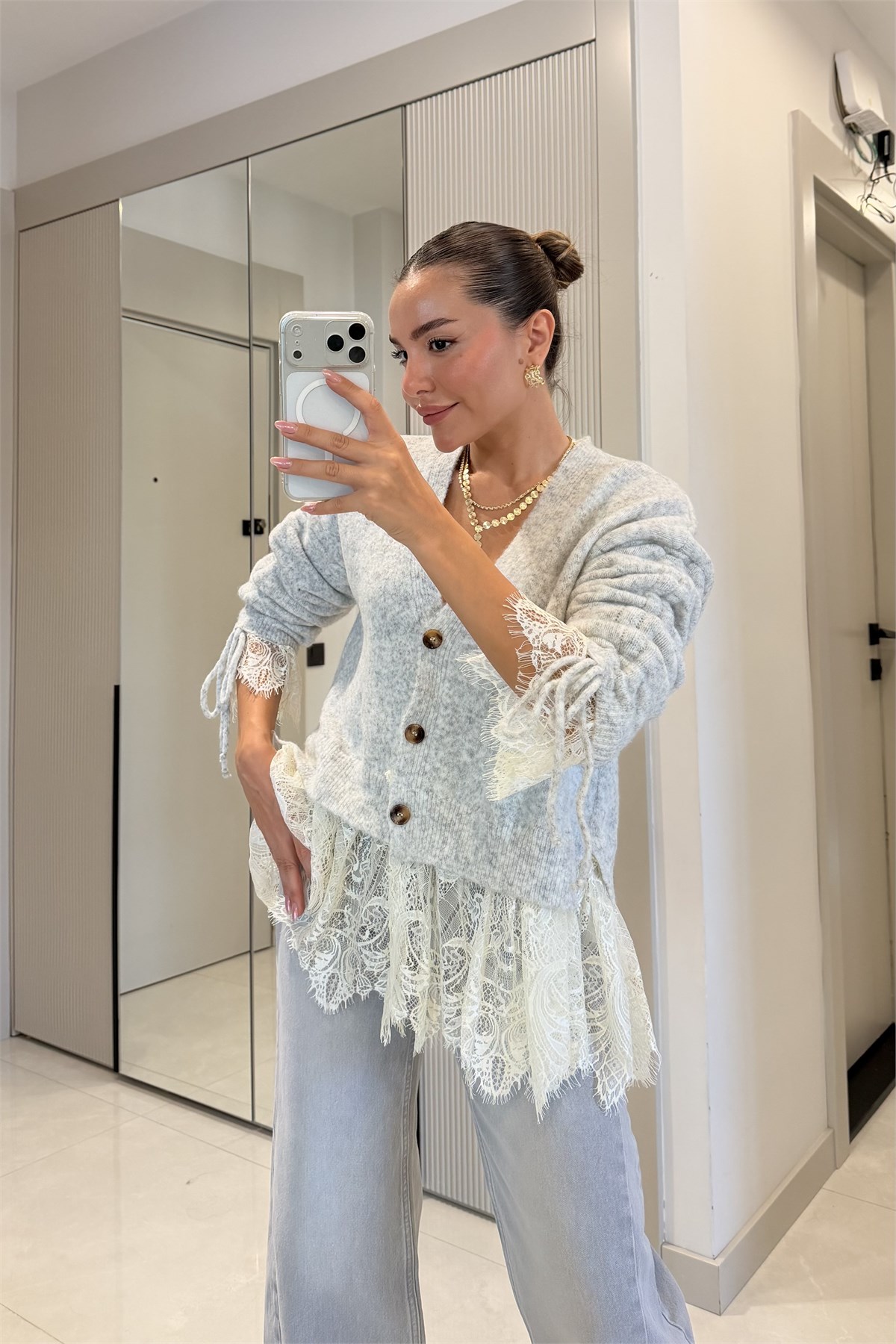 Monica Gri Dantel Detaylı Hırka