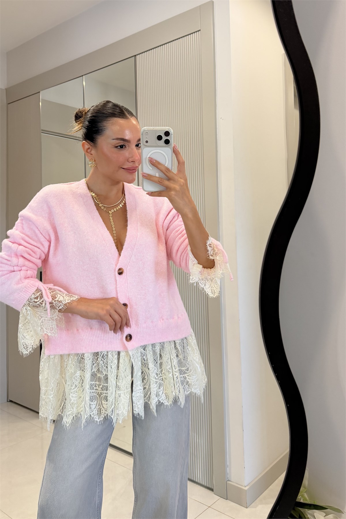 Monica Pembe Dantel Detaylı Hırka