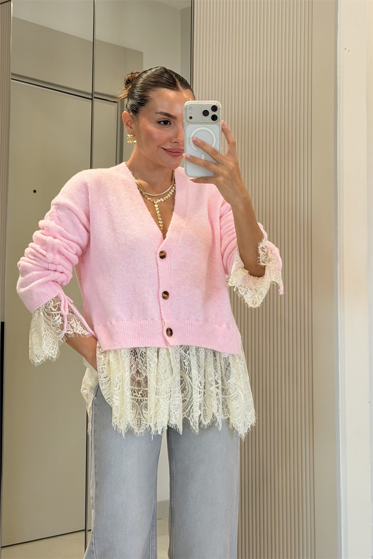 Monica Pembe Dantel Detaylı Hırka