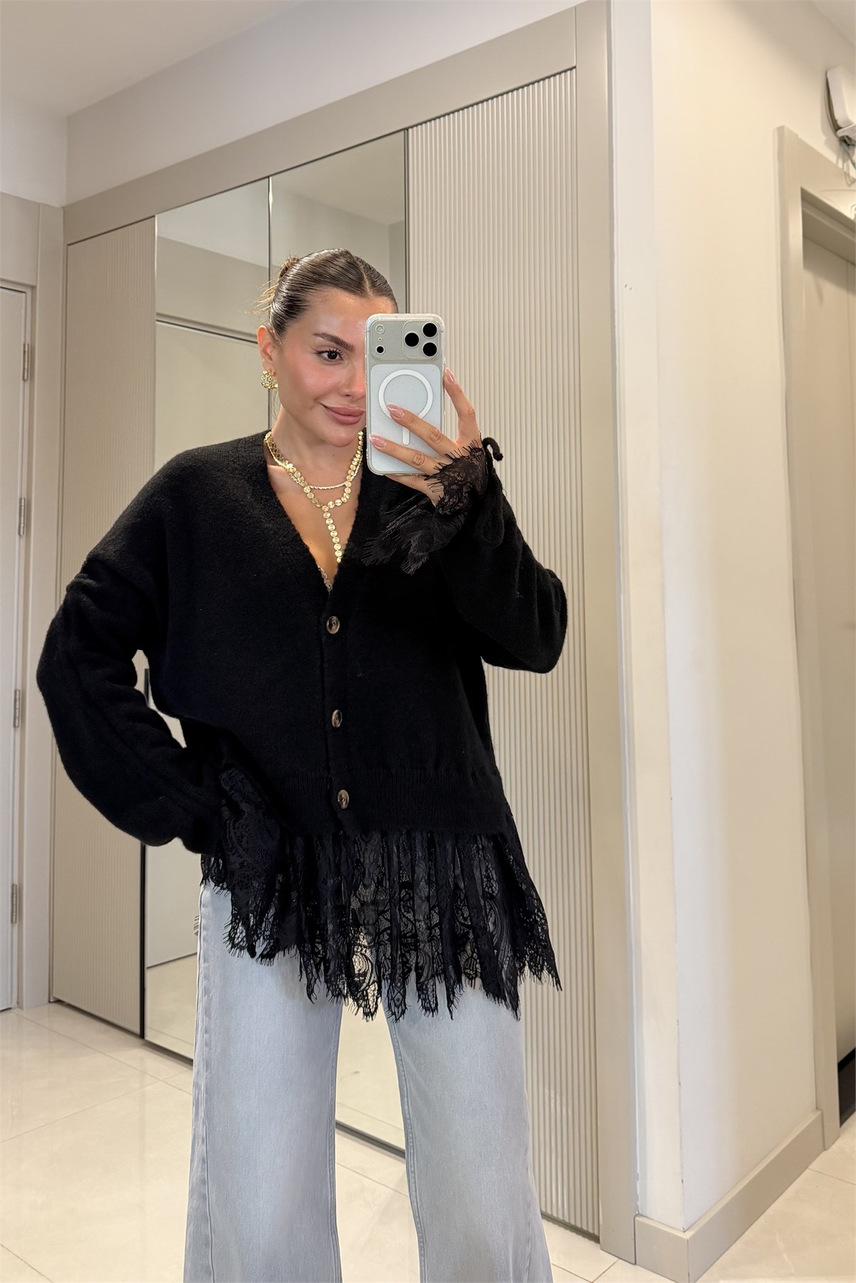 Monica Siyah Dantel Detaylı Hırka