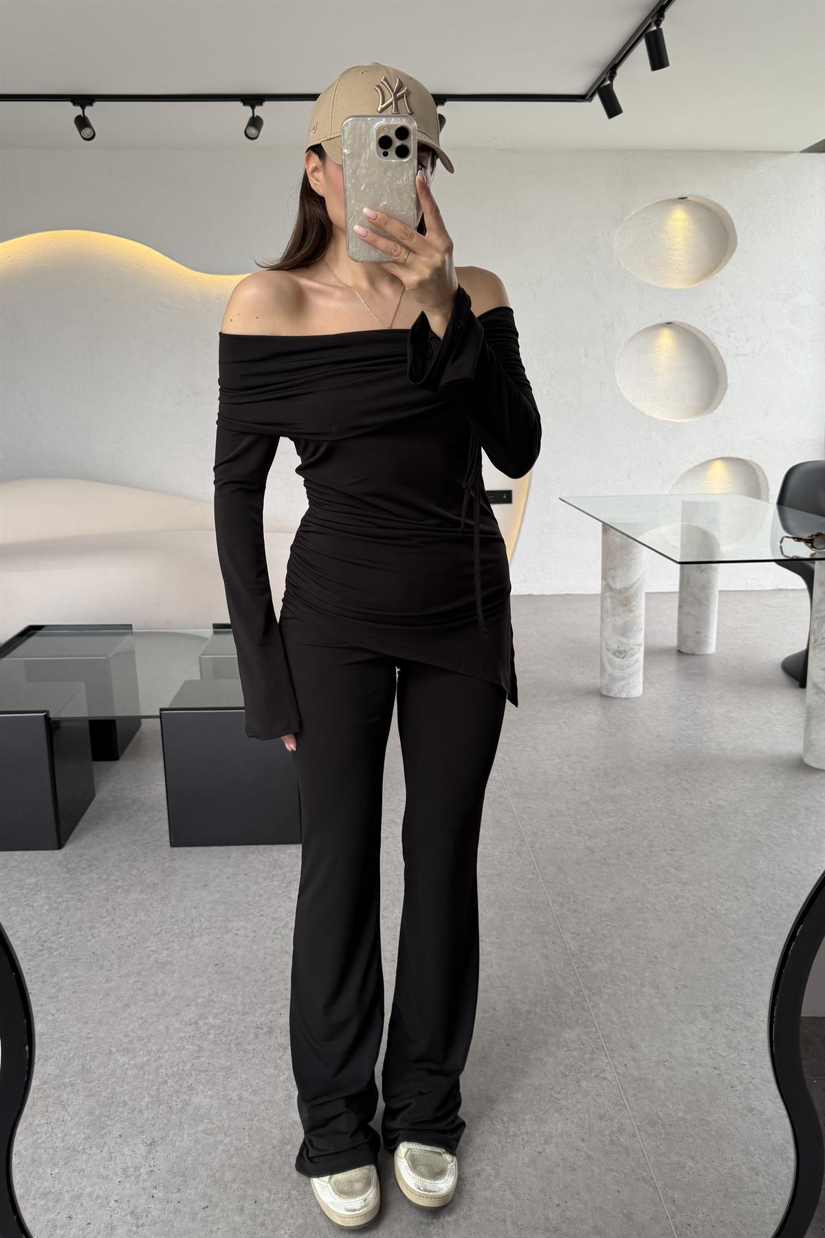 Montella Siyah Büzgülü Kayık Yaka Takım