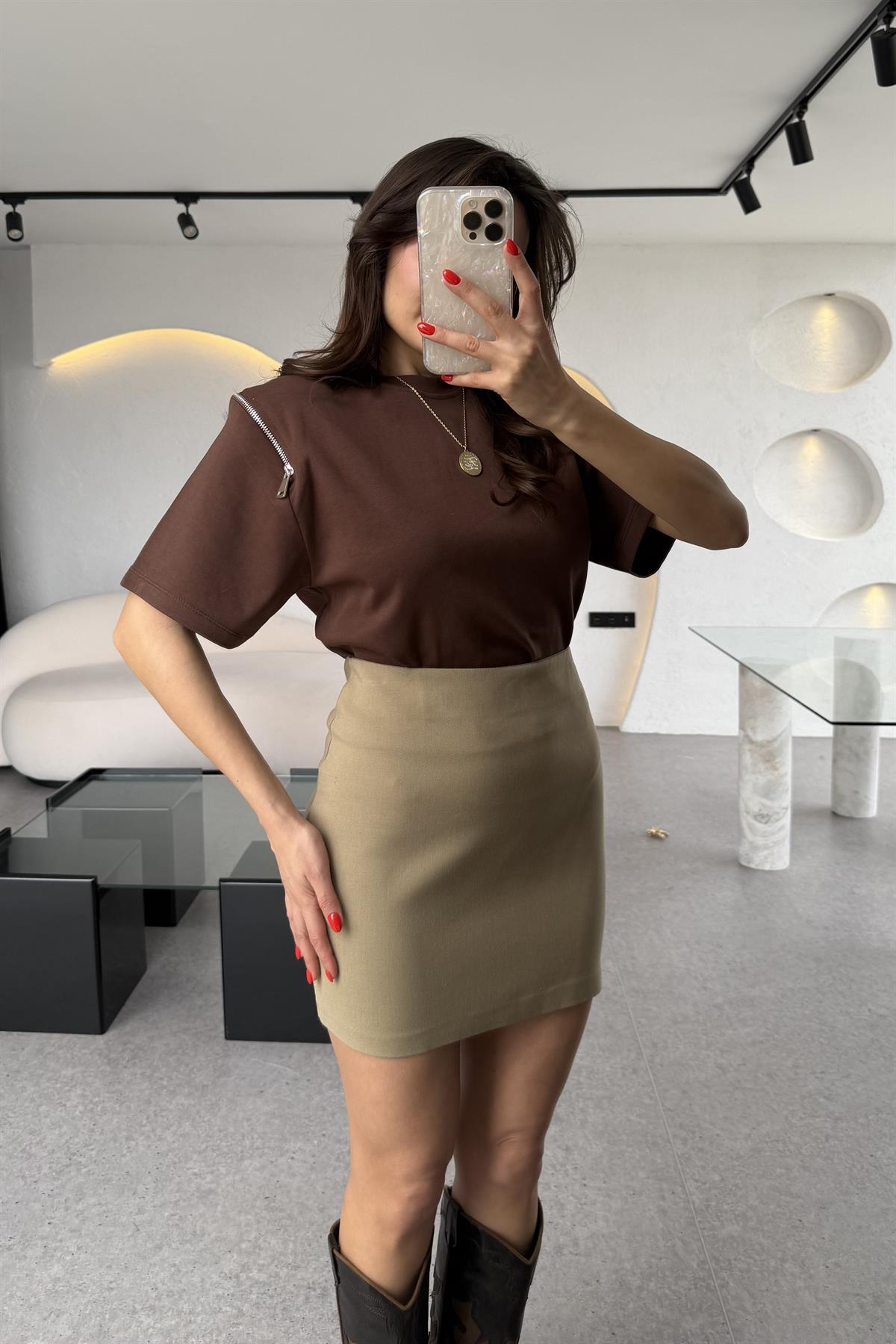 Montrose Kahve Koldan Fermuarlı Tshirt