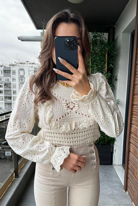 Moois Kolları Fisto Detaylı Krem Kazak
