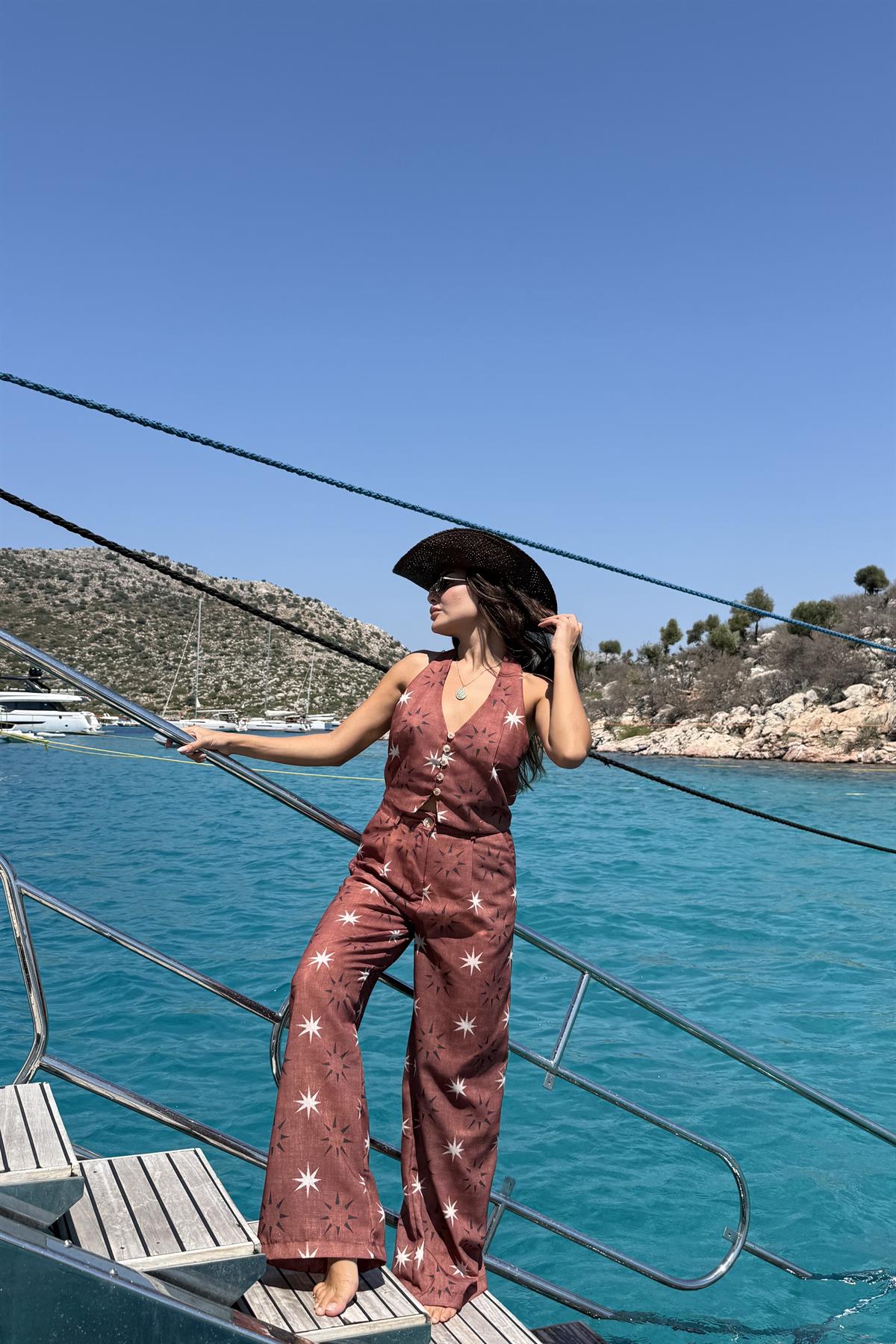 Morwen Yıldız Baskılı Keten Yelekli Takım