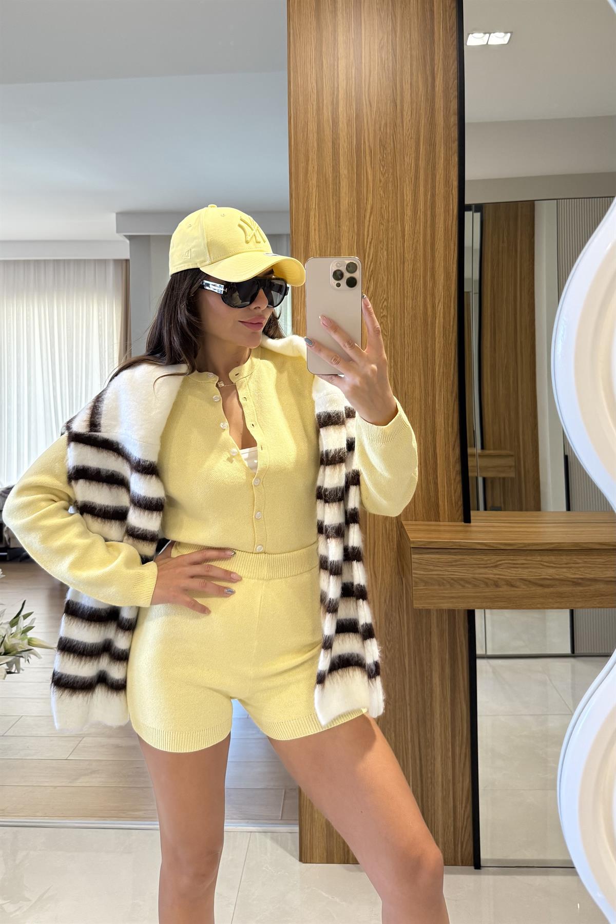 Moves Sarı Bodysuit Hırka Şort Triko Takım