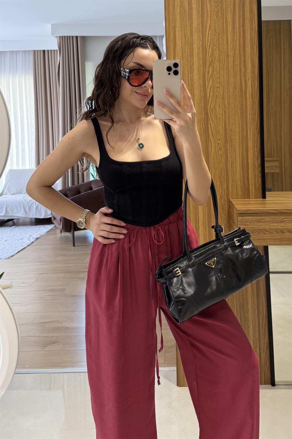 Myre Siyah Dilvin Korse Crop 
