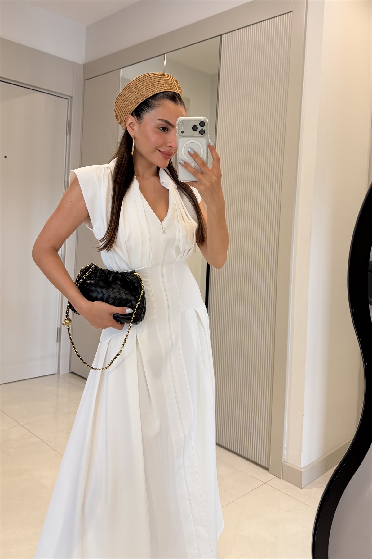Nalia Beyaz Fermuar Detaylı Pileli Midi Elbise