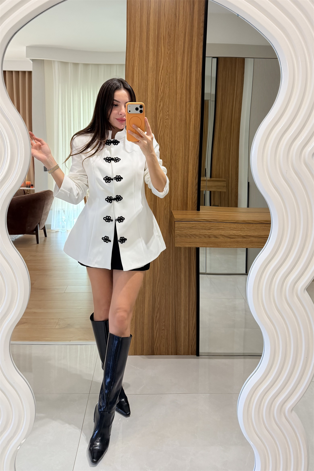 Napolion Beyaz Nakış Düğmeli Blazer Ceket