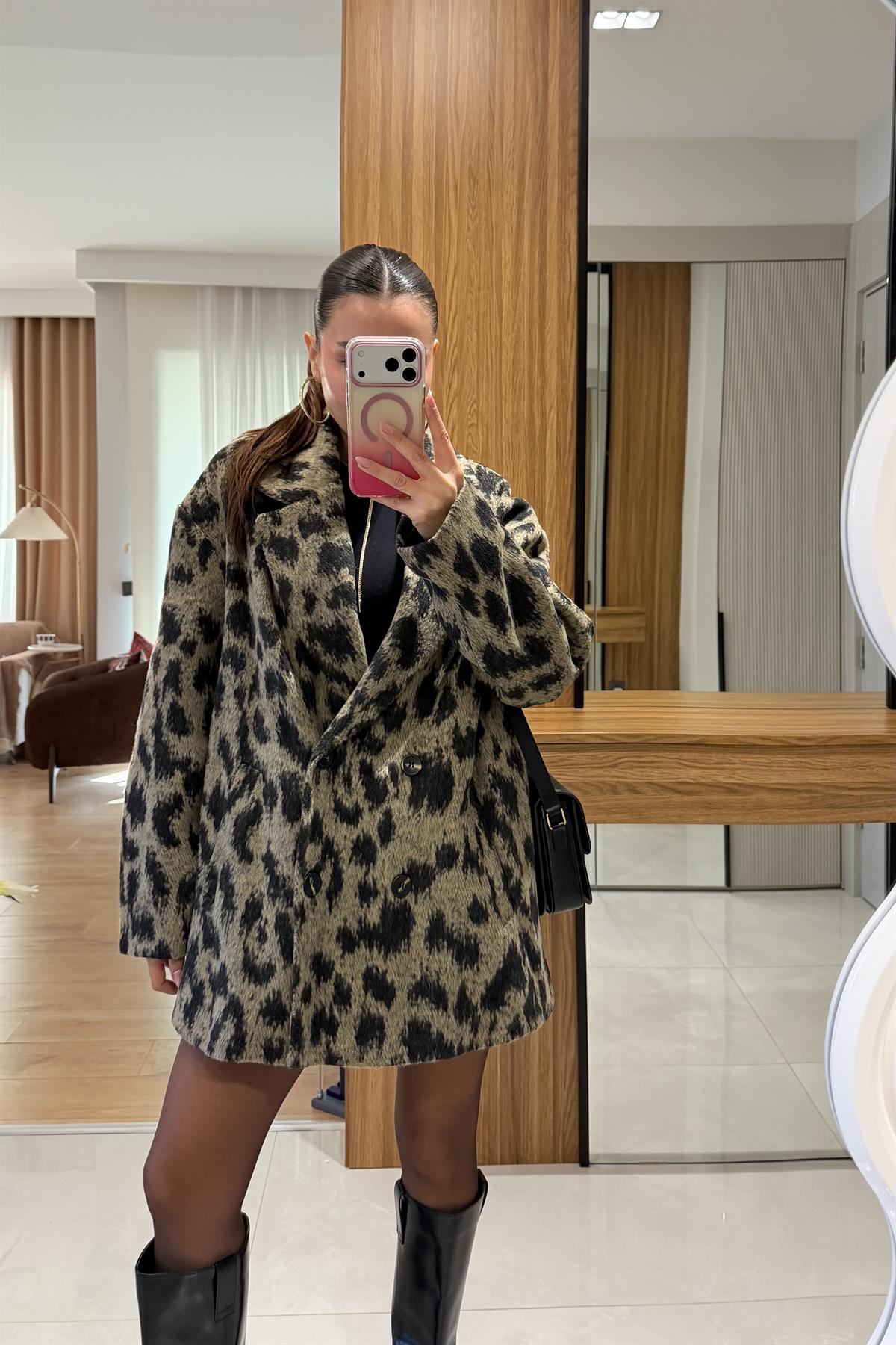 Neona Desenli Oversize Kaban