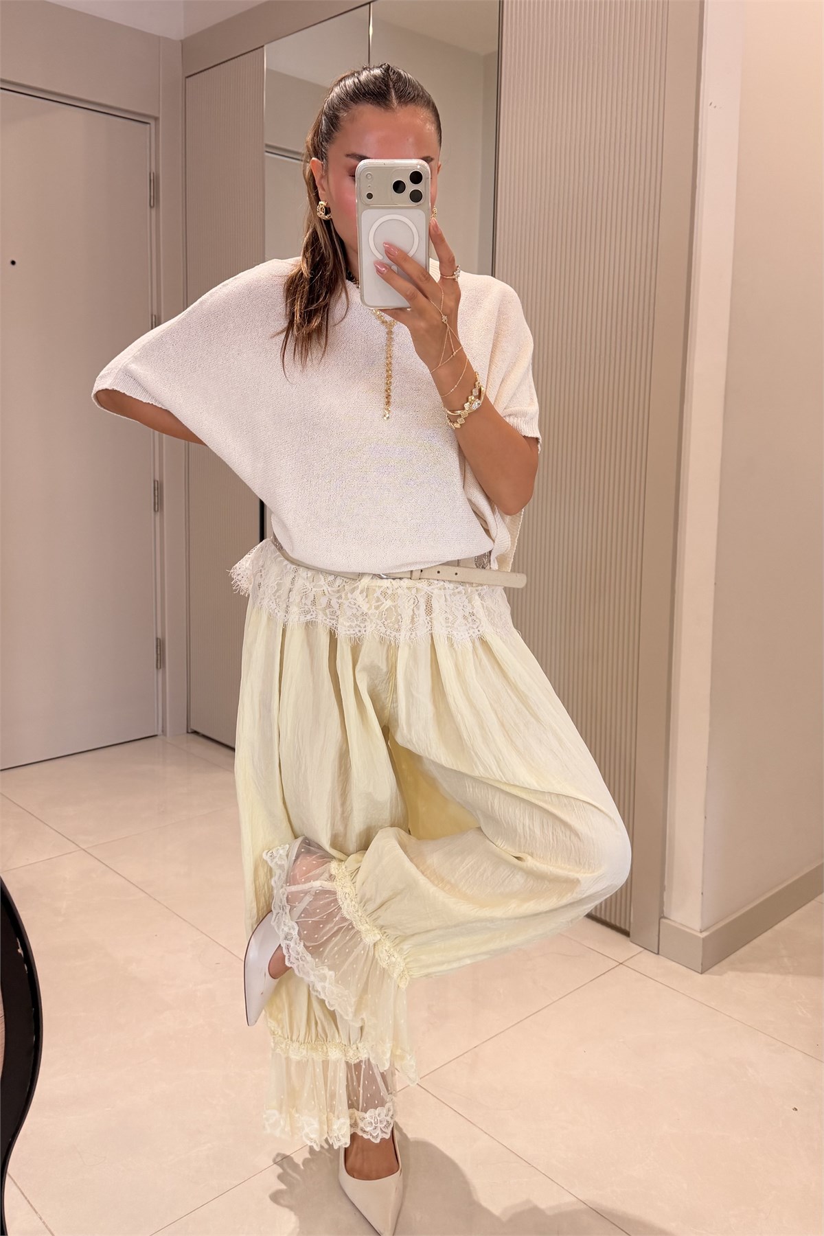Newson Sarı Paça Dantelli Pantolon