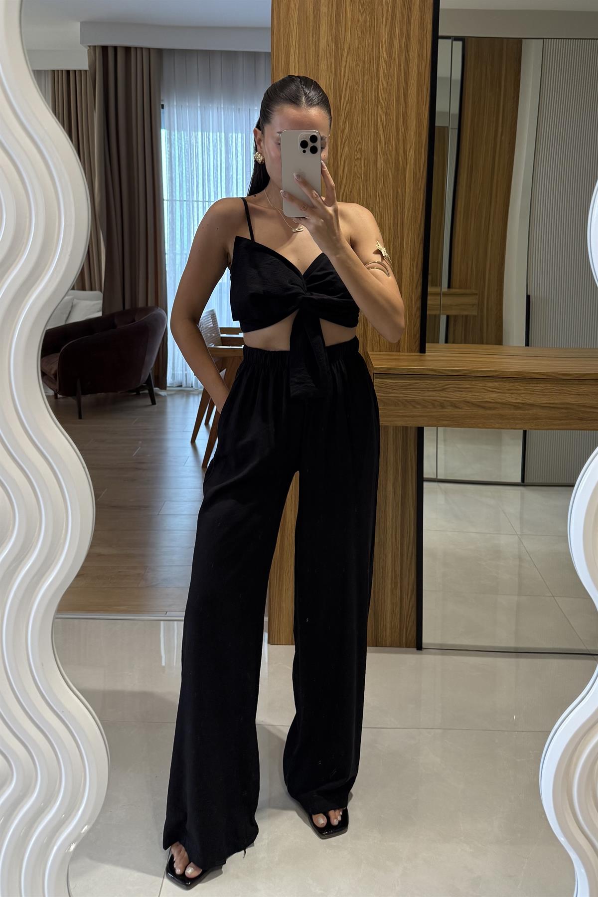 Nichol Siyah Fiyonklu Crop Pantolon Takım