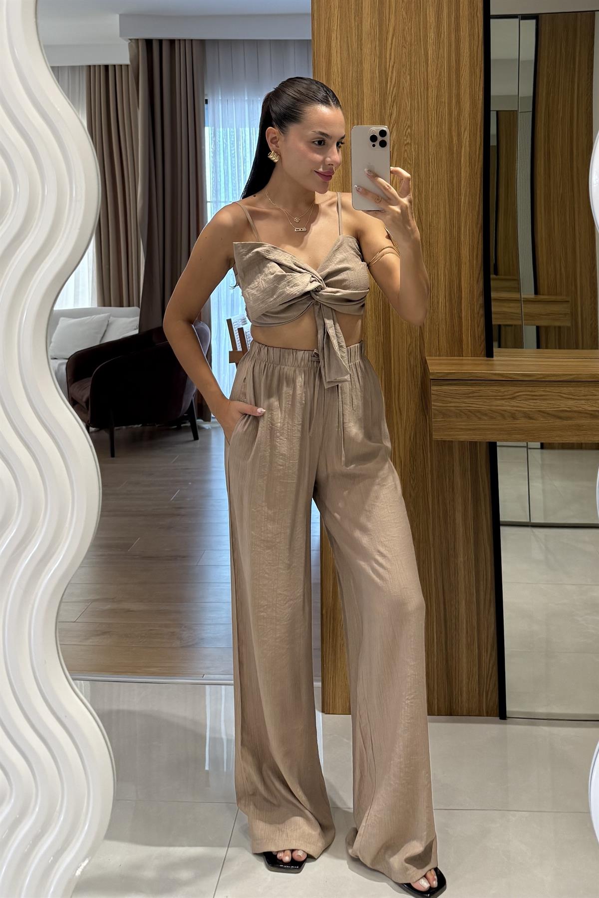 Nichol Vizon Fiyonklu Crop Pantolon Takım