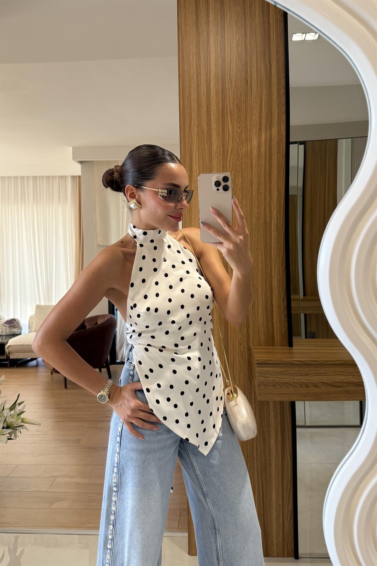 Nicki Beyaz Puantiyeli Sırt Dekolteli Bluz