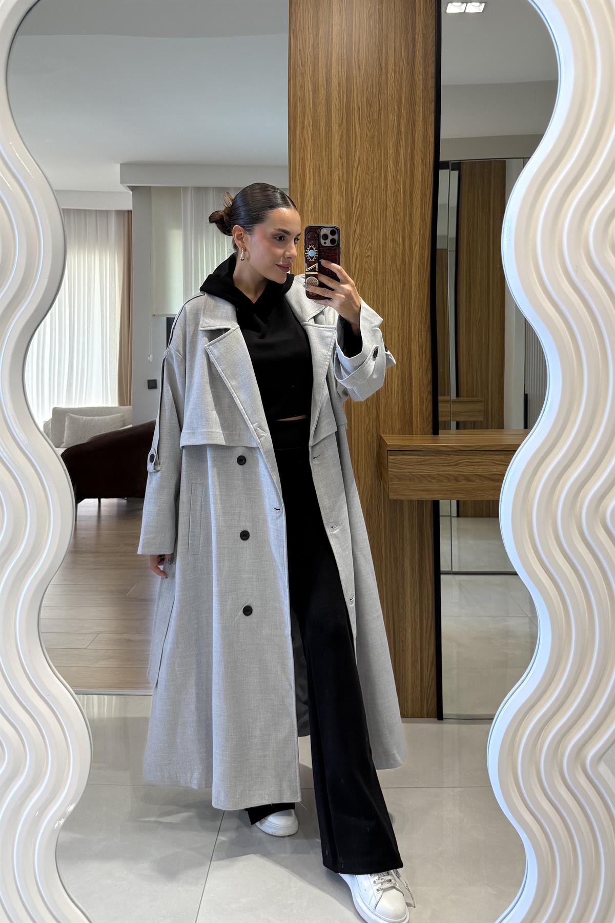 Nien Gri Poliviskon Trenç 