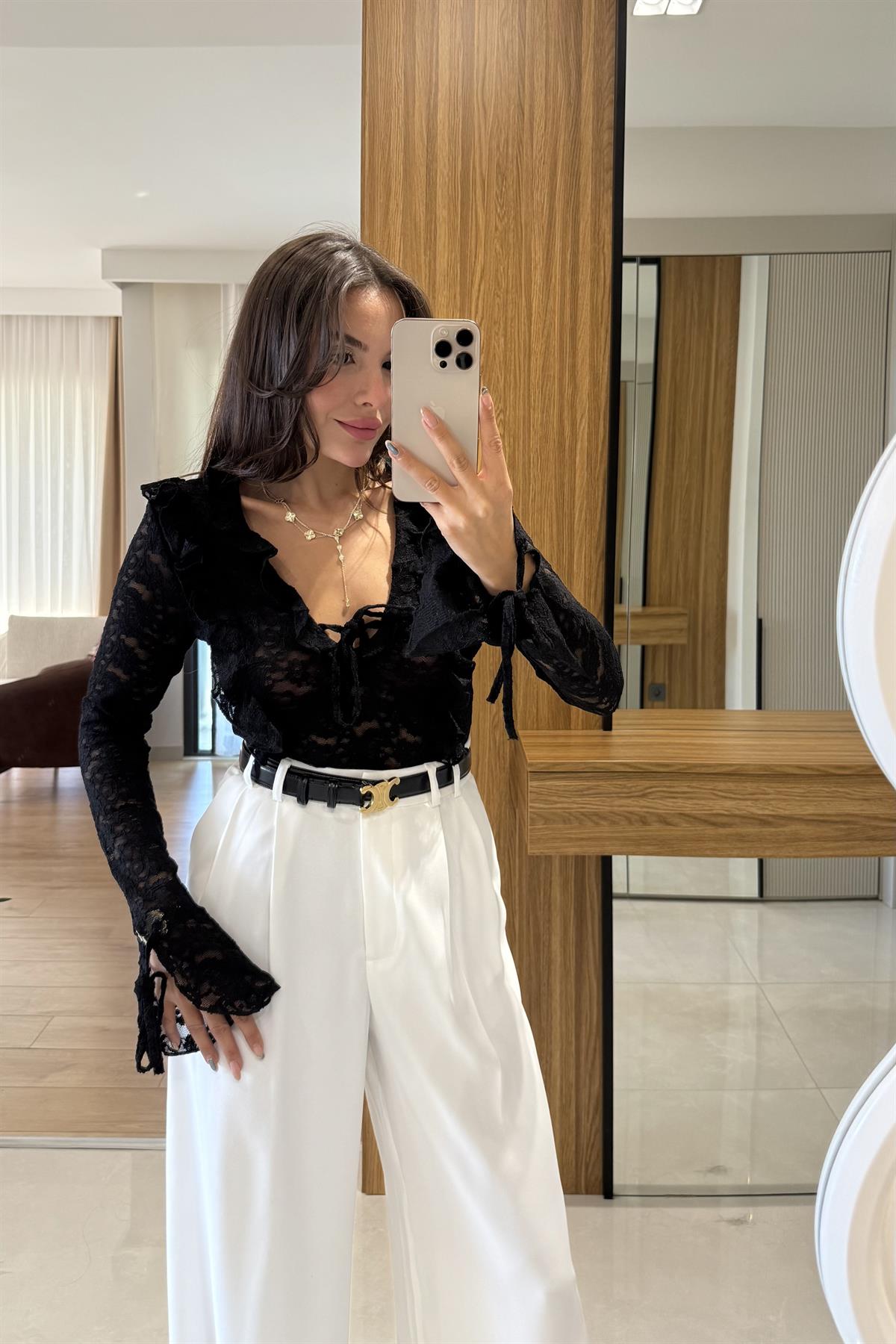 Nilly Siyah Dantel Fırfırlı Bluz