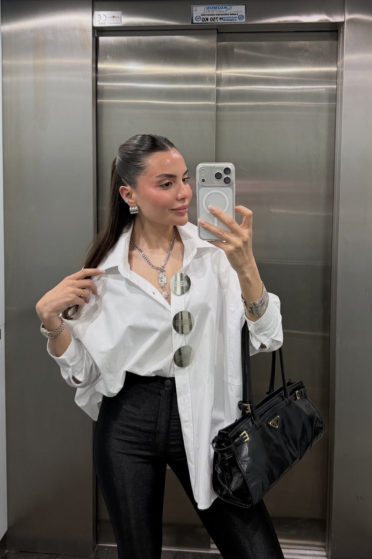 Number Beyaz İthal Metal Aksesuarlı Gömlek