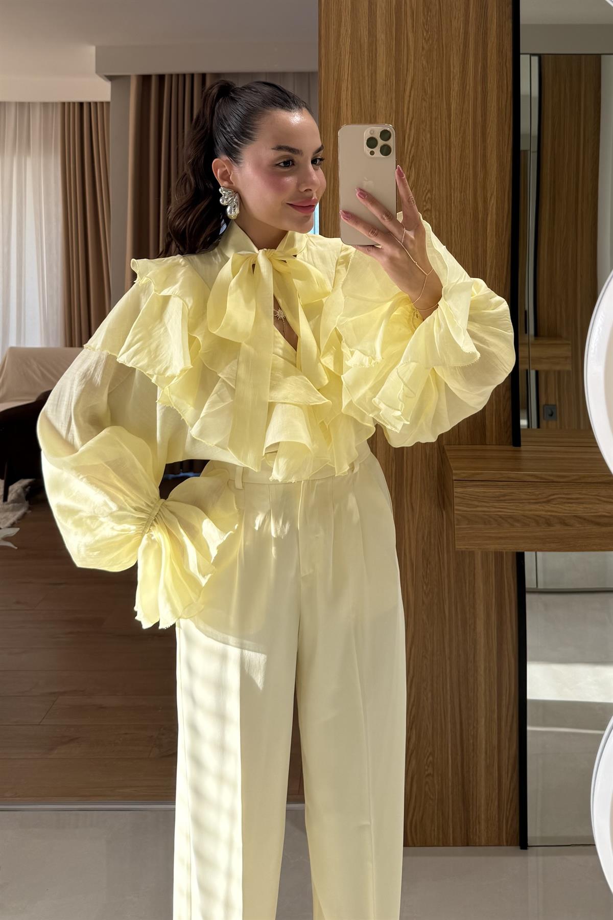 Nuvira Sarı Tasarım Tensel Gömlek