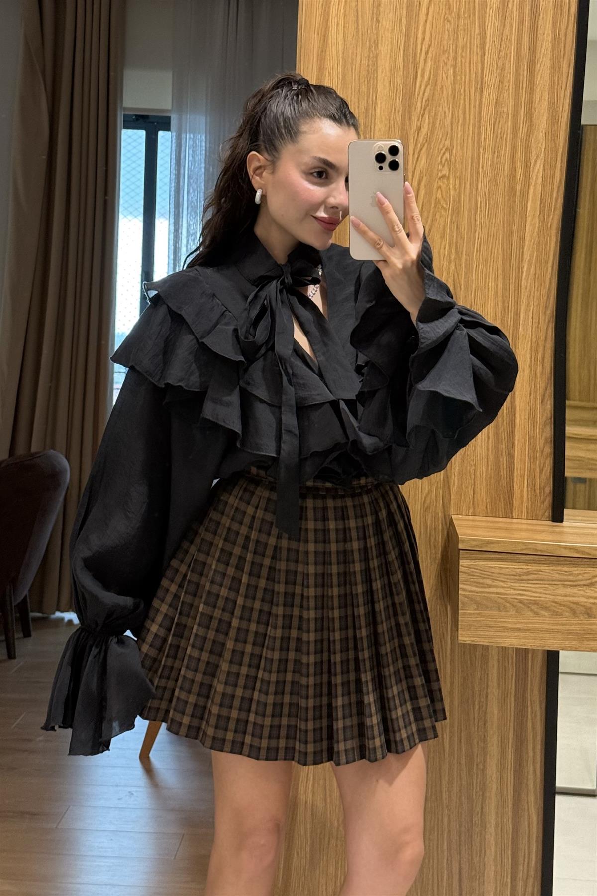 Nuvira Siyah Tasarım Tensel Gömlek